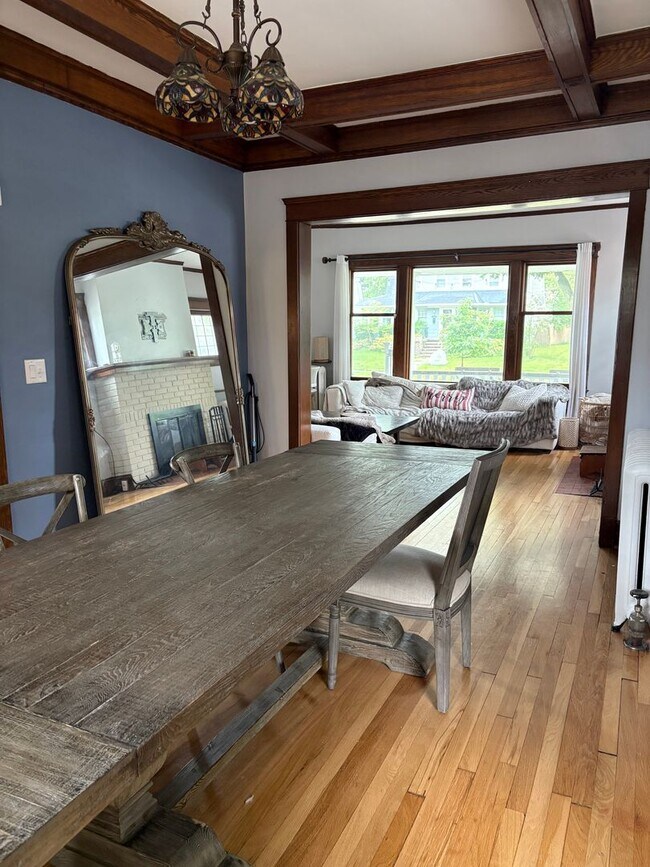 Foto del edificio - 5 Bedroom Single Family House