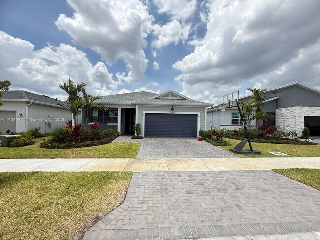 Building Photo - 10503 SW Orana Dr