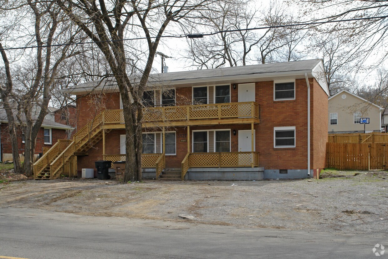 Primary Photo - 3321 Clifton Ave