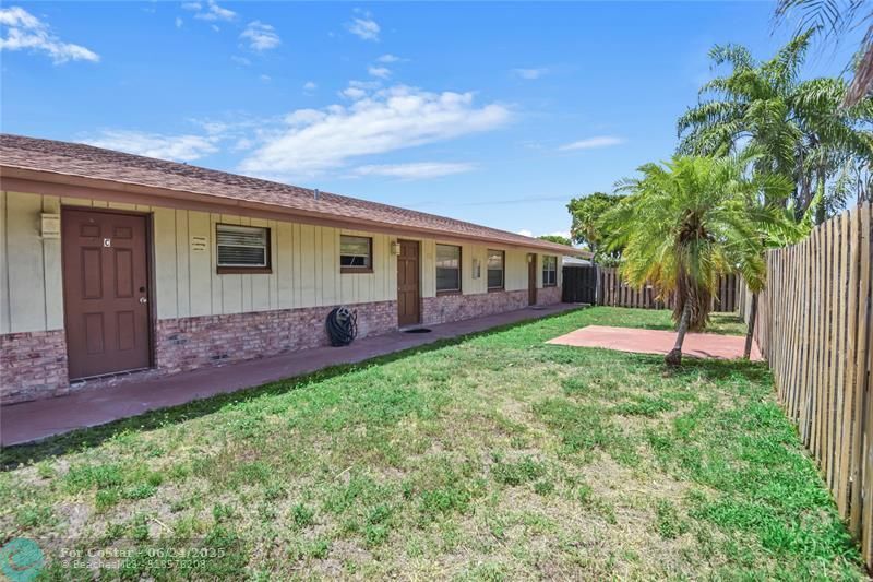 Foto principal - 151 SW 15th St