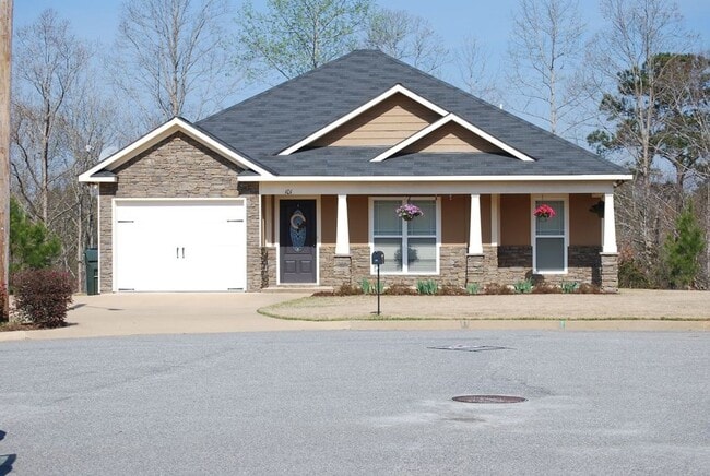 Foto del edificio - Home in Opelika convenient to Tiger Town!