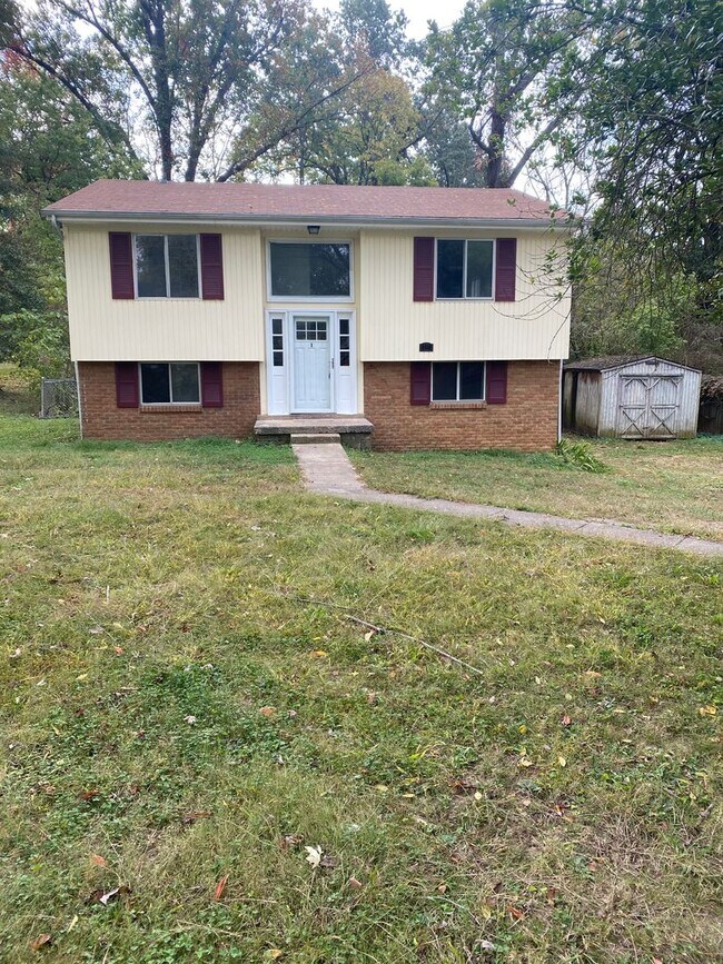 Foto del edificio - Airport Dr - 108