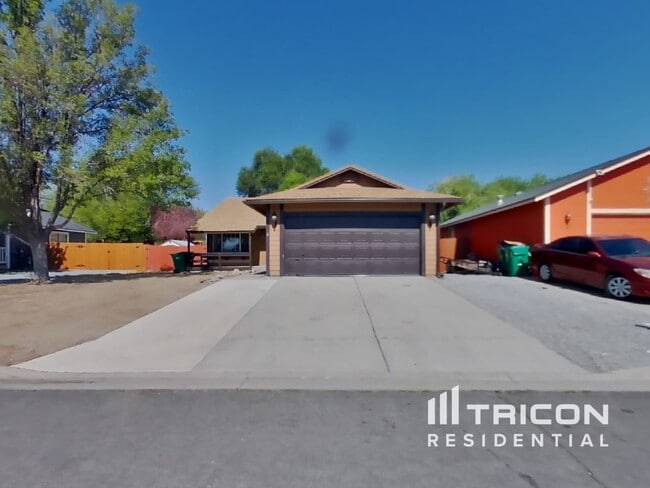 Building Photo - 6725 Canoe Hill Dr