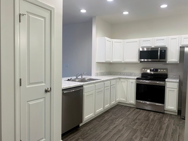 Building Photo - 4738 Peebleshire Ln