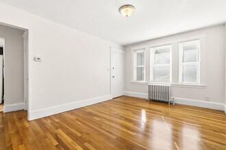 Building Photo - 68 Atlantic St