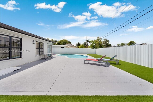 Foto del edificio - 7051 Tyler St