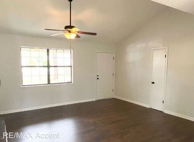 Foto del edificio - 3 br, 2 bath House - 806 W. Oxford Lane