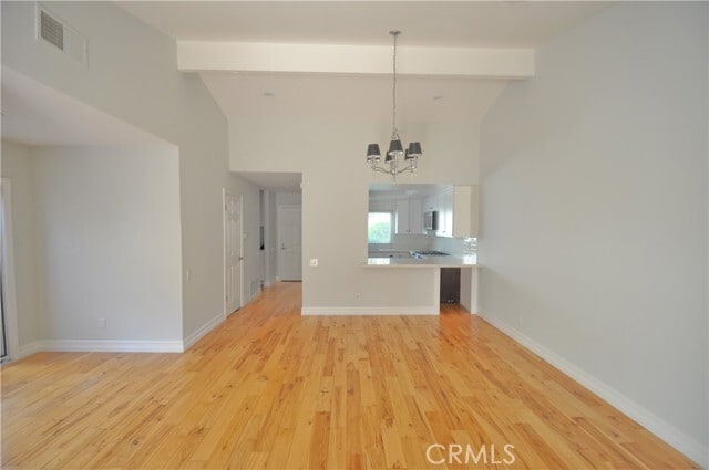 Building Photo - 6 Acorn