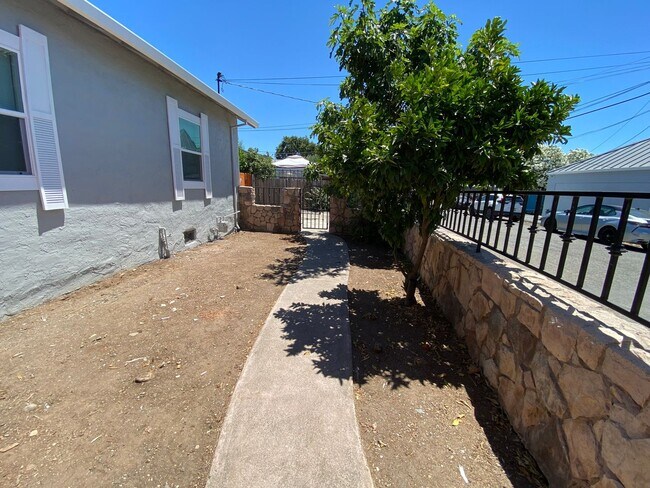 Foto del edificio - Updated 2bd+/1.5ba House in Sonoma!