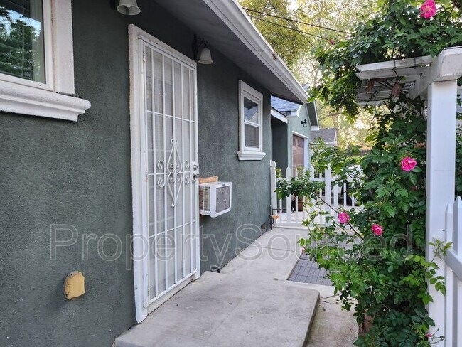 Foto del edificio - 155 Berverdor Ave