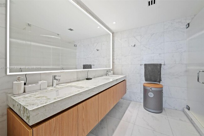 Foto del edificio - 500 Alton Rd