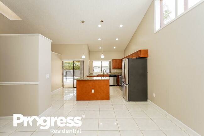 Foto del edificio - 679 Carnation Ct