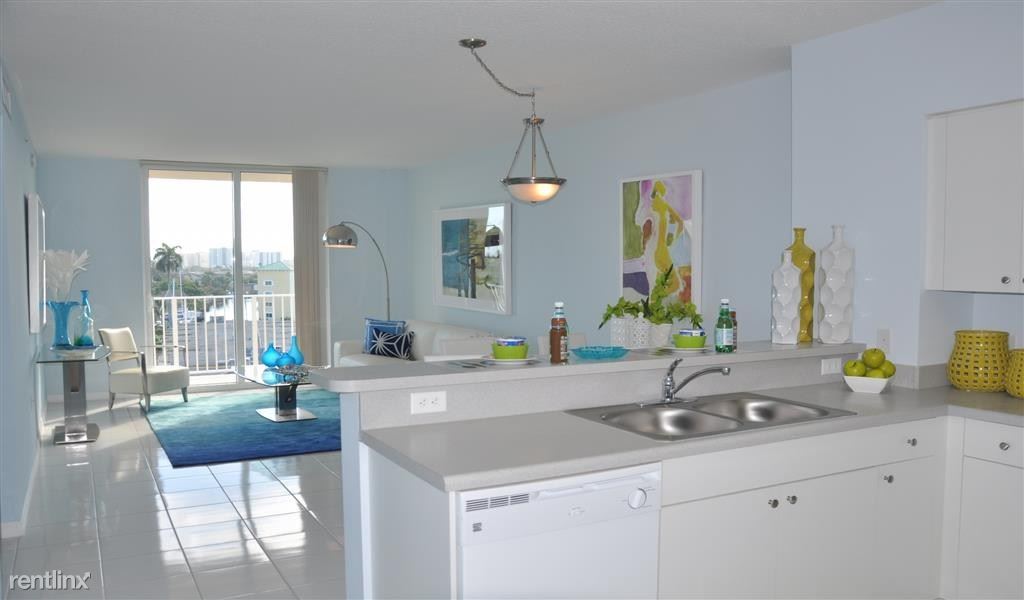 Foto principal - 2610 NW 16th Street Rd