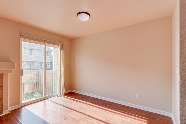 Building Photo - 1273 S Zeno Way