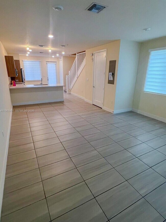 Foto del edificio - 6416 NW 102nd Ct