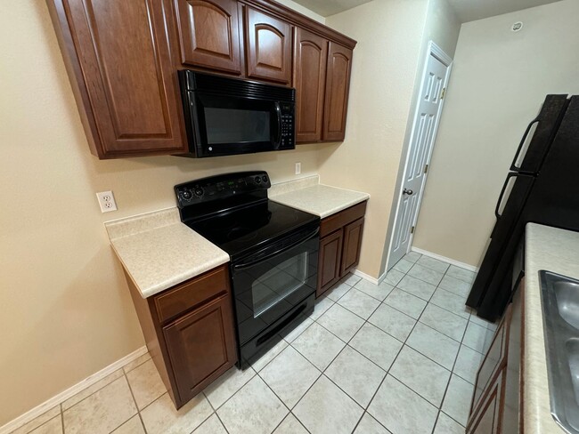 Building Photo - Clifton Heights Apartments - 1 Bedroom 1 b...