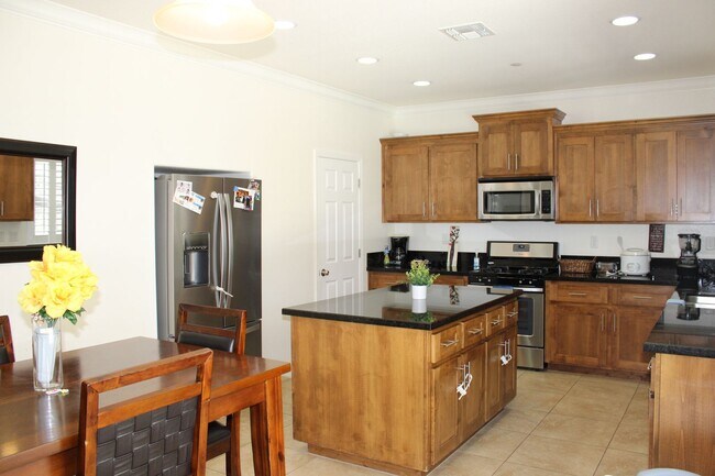 Building Photo - 3317 Moscato St