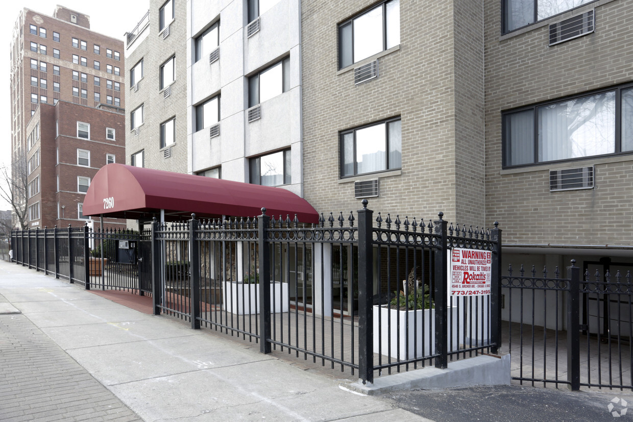 Entrance - Devonshire Apartments