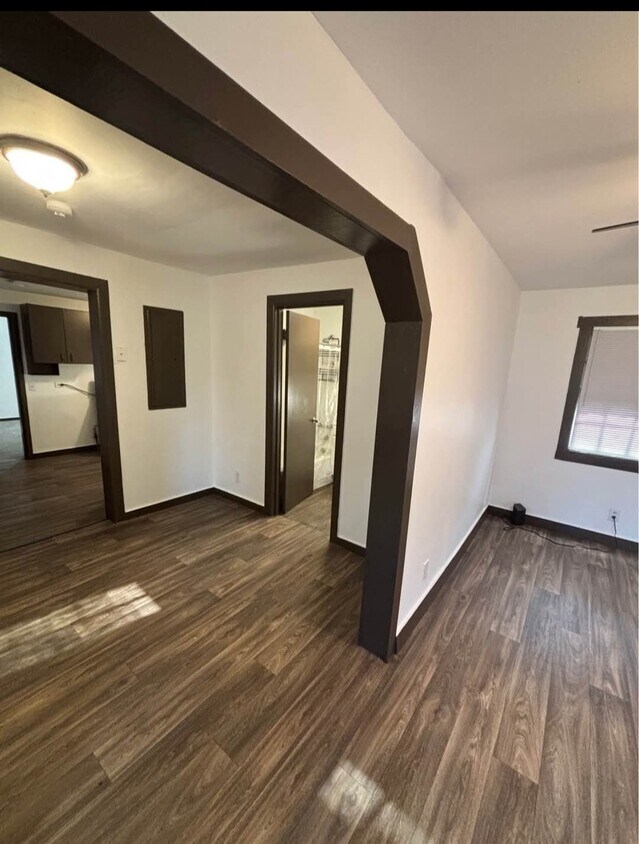 Foto del edificio - 4587 Dorsey Ave