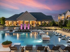 Building Photo - AVE Las Colinas