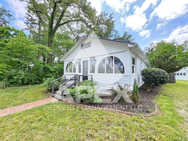 Foto del edificio - Charming 3Bd/2 Ba Renovated Craftsman Style Home in the Heart of Alcoa!