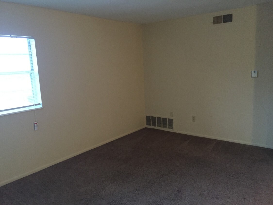 1409 Diuguid Dr, Murray, KY 42071 Apartments in Murray, KY