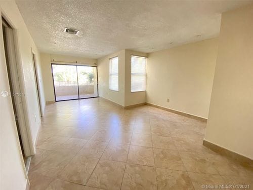 Foto del edificio - 230 SW Canal St