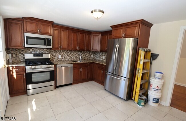 Foto del edificio - 48 Bay Ave