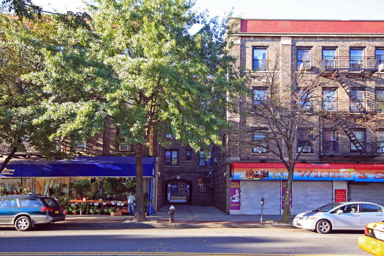 Foto del edificio - 59-16 Woodside Ave