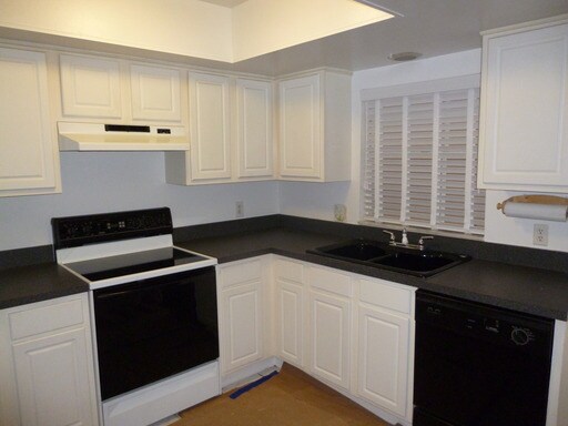 Building Photo - 106 S Primrose Dr