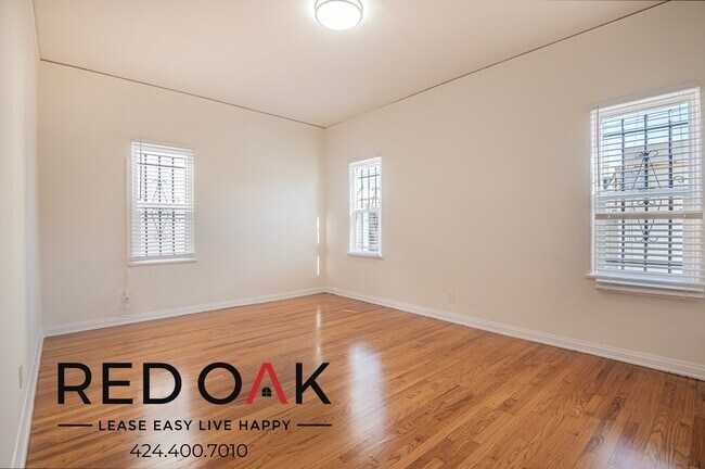 Foto del edificio - Amazing Two Bedroom with Large Windows, Re...