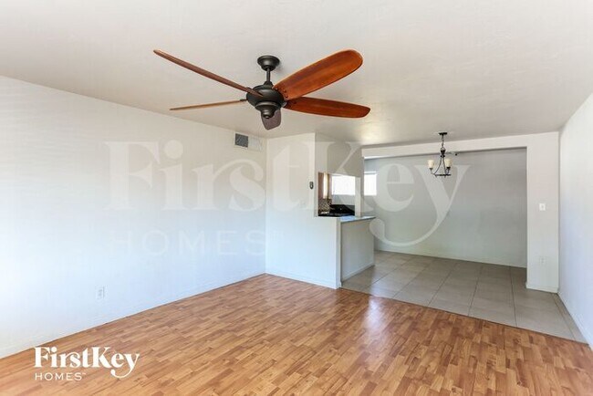 Foto del edificio - 5737 North 35th Avenue