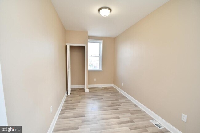 Building Photo - 525 Rappolla St