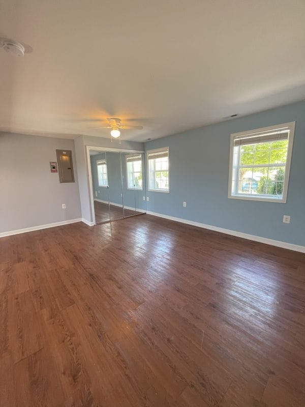 Building Photo - 205 Tessing Ct