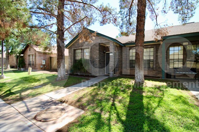 Foto del edificio - 118 N Heritage Dr