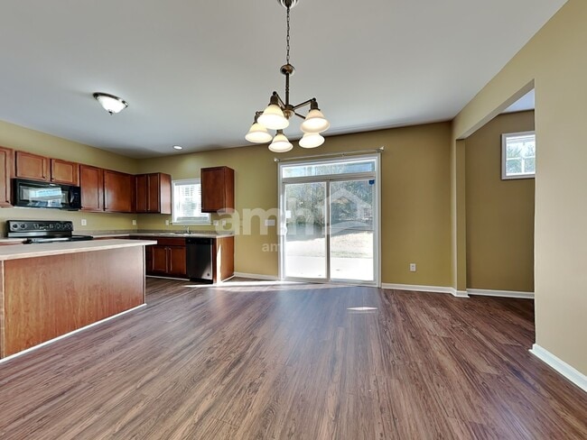 Building Photo - 104 Pearson Place