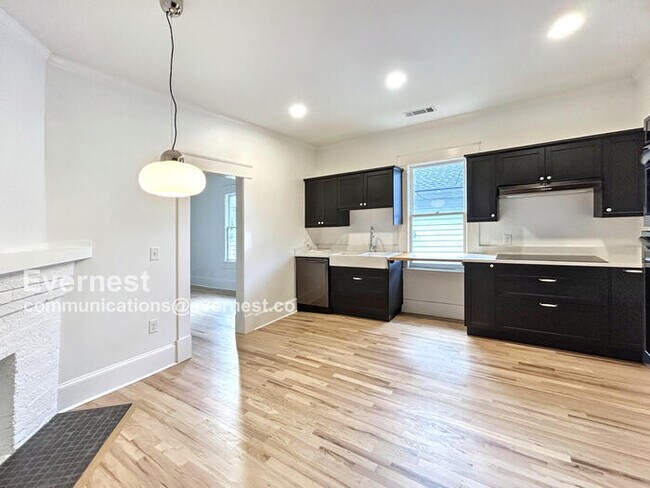 Foto del edificio - 816 Brookline St SW