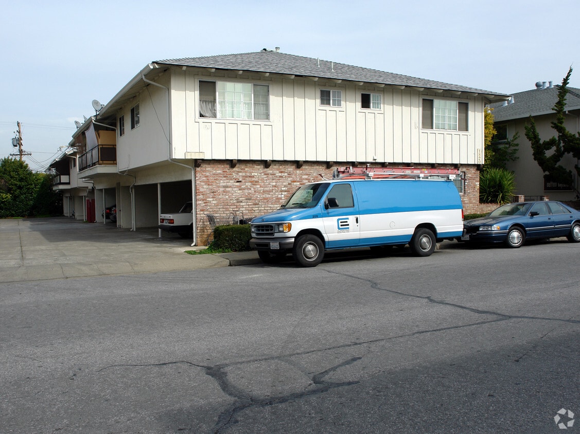 Building Photo - 1820 Ednamary Way