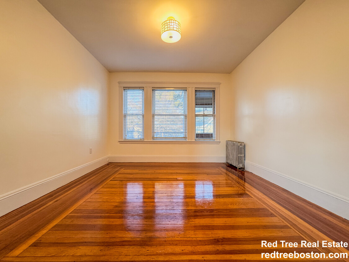 Foto principal - 567 Riverside Ave