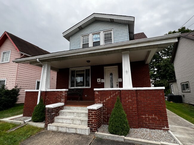 Building Photo - 527 Flynn Ave