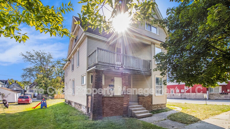Primary Photo - 1312 Hamilton Ave NW