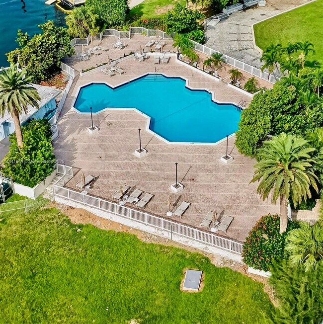 Foto del edificio - 11111 Biscayne Blvd