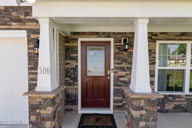 Building Photo - 306 Gracie Farms Rd