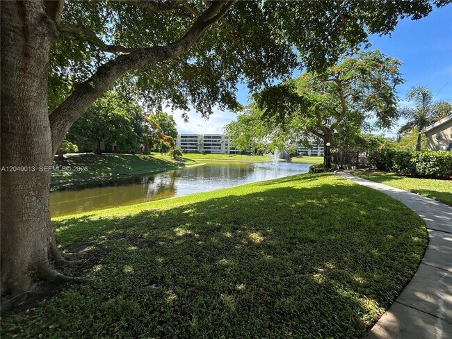 Foto del edificio - 1780 Palm Cove Blvd