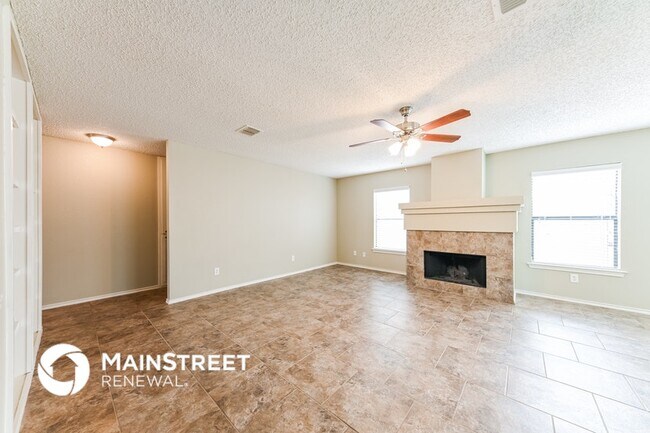 Building Photo - 816 Willow Wood Dr