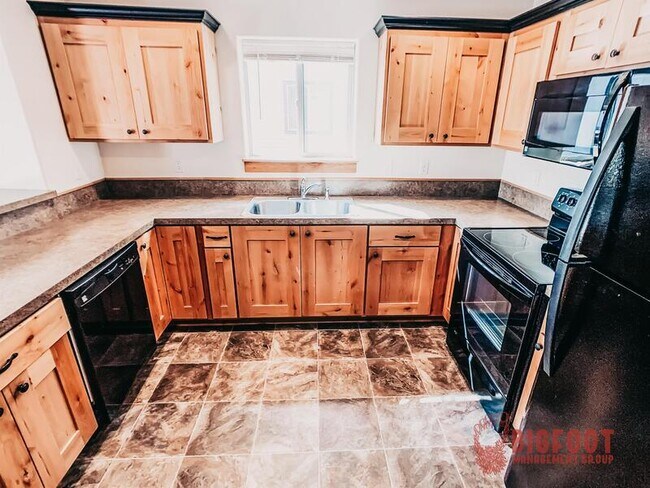 Building Photo - 3704 Travertine Way