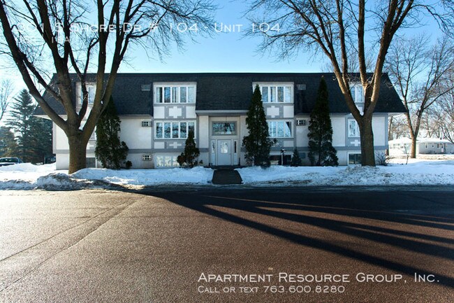Building Photo - 301 S Shore Dr