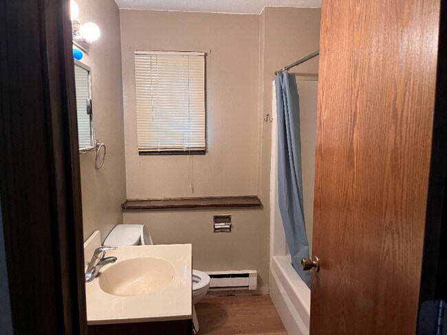 Building Photo - 164 Viking Cir