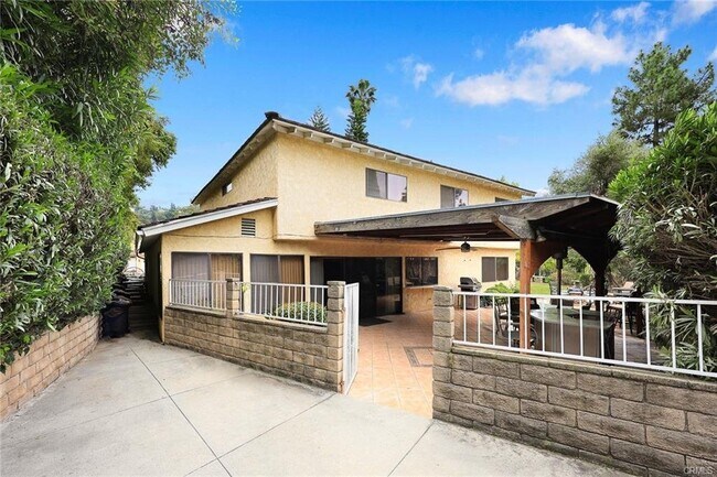 Building Photo - 3467 Emerald Isle Drive, Glendale, CA 9120...