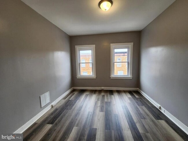 Building Photo - 809 N Curley St